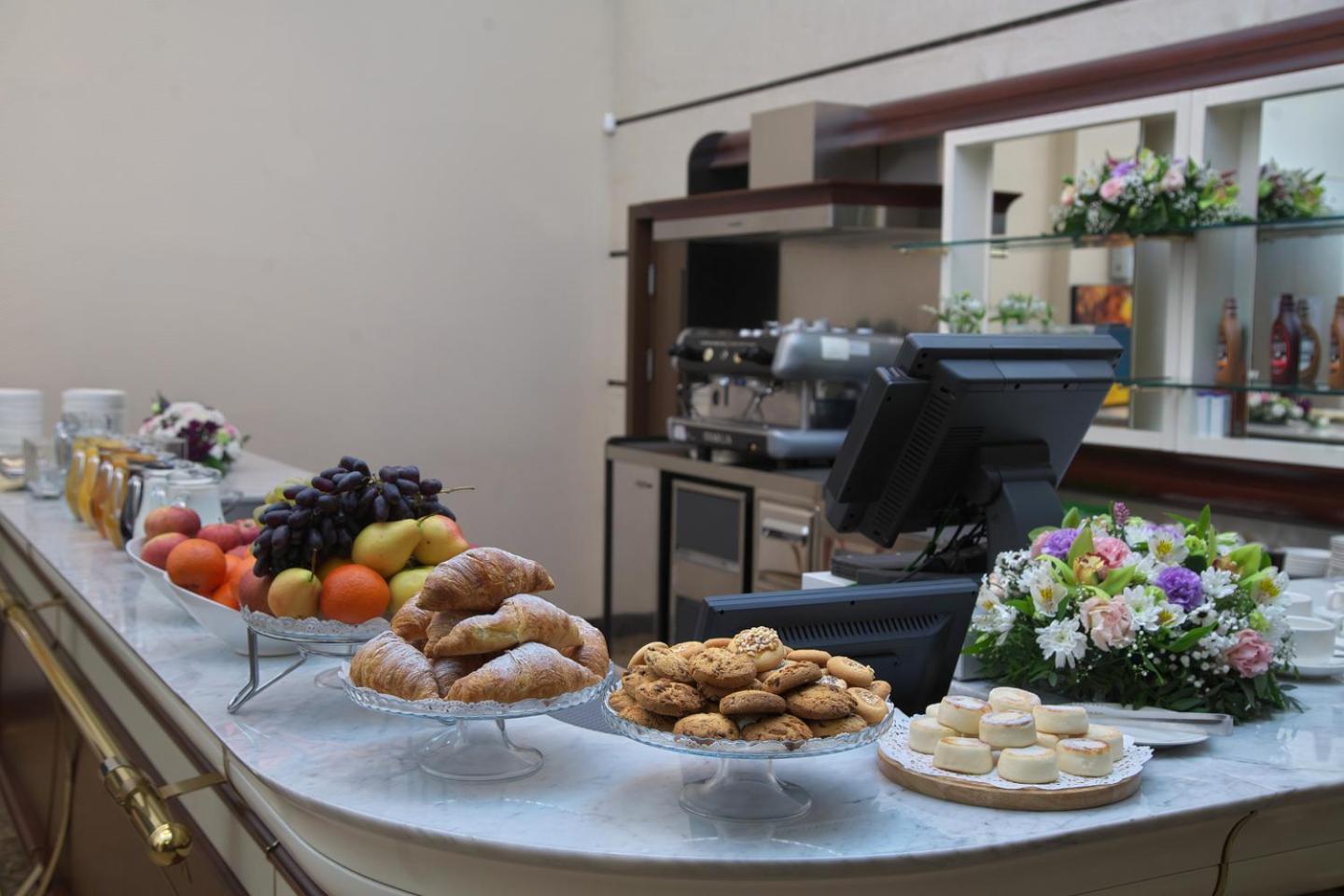 Grand Voyage Hotel Almaty Eksteriør billede