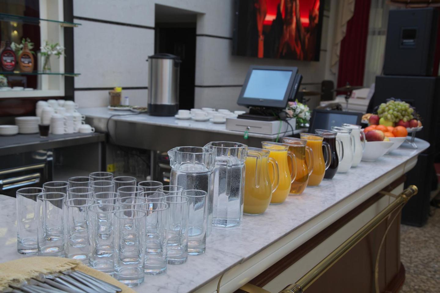 Grand Voyage Hotel Almaty Eksteriør billede