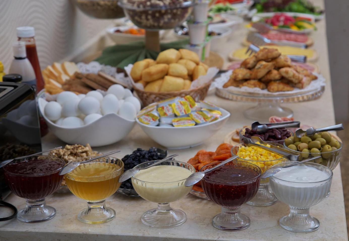 Grand Voyage Hotel Almaty Eksteriør billede