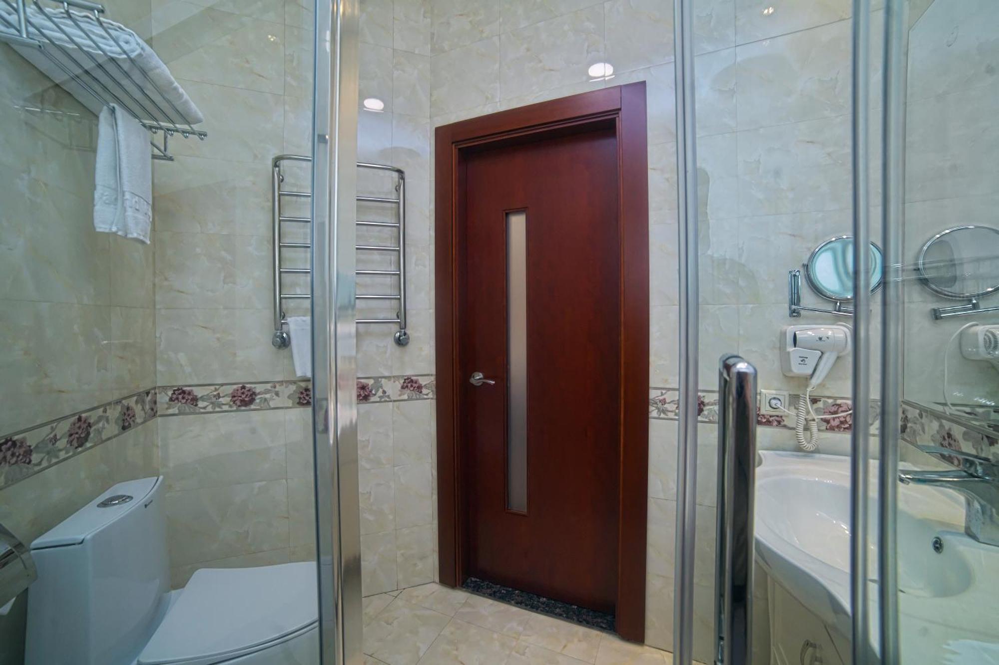 Grand Voyage Hotel Almaty Eksteriør billede