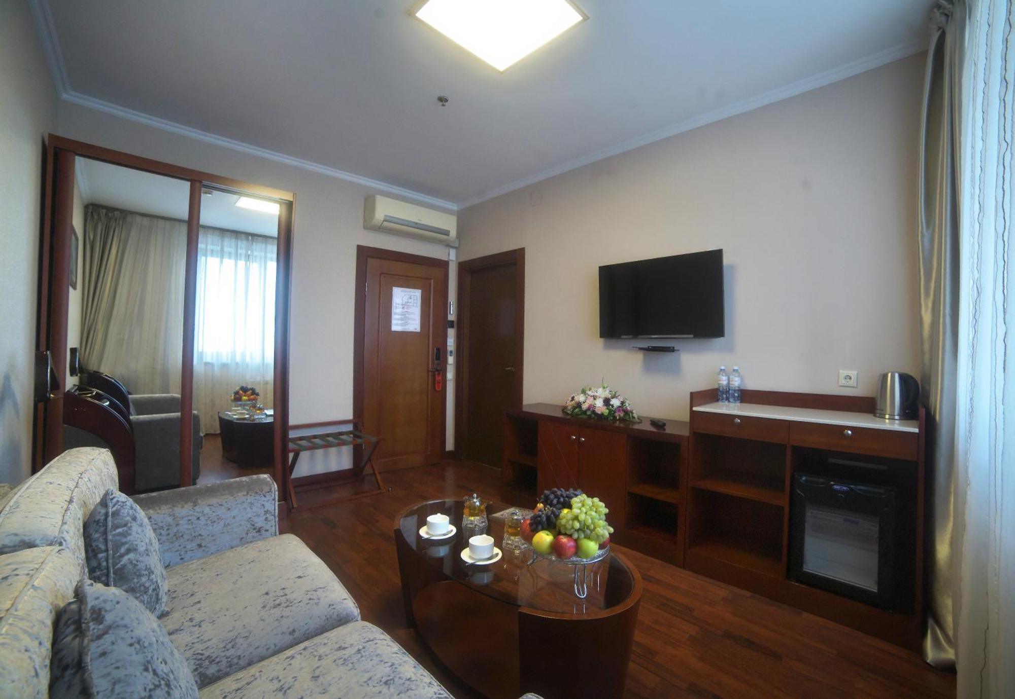 Grand Voyage Hotel Almaty Eksteriør billede