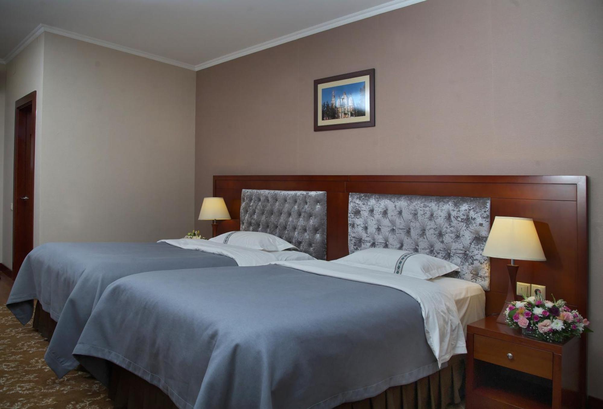 Grand Voyage Hotel Almaty Eksteriør billede