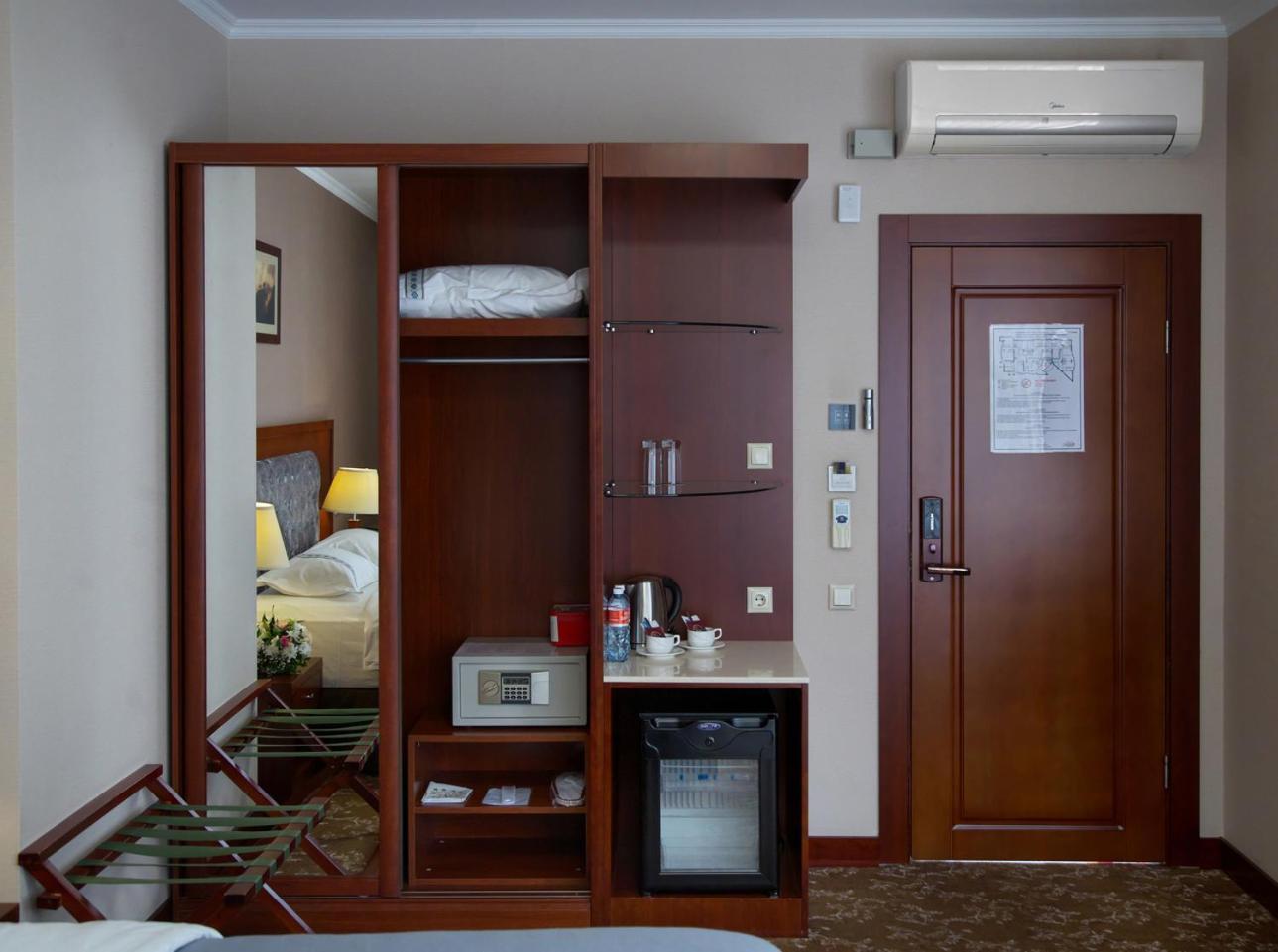 Grand Voyage Hotel Almaty Eksteriør billede